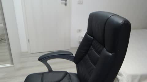 Juliet online show from 10/15/25, 04:40