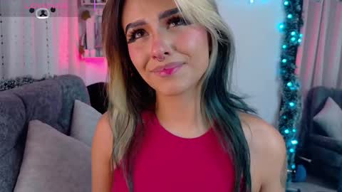 Snapshot of blue_kittenn chatting on 12/17/25, 04:40 blue_kittenn online show from 12/17/25, 04:40