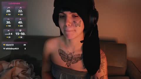 Snapshot of bluedweeb chatting on 12/05/24, 05:48 Blue online show from 12/05/24, 05:48