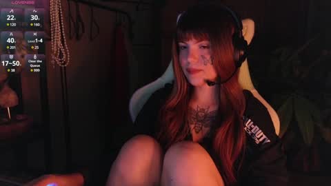 Snapshot of bluedweeb chatting on 01/04/25, 05:16 Blue online show from 01/04/25, 05:16