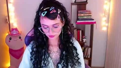 Im Abril .. Nice to meet you  thumb up me please its important  INDEPENDENT MODEL online show from 11/29/25, 02:47