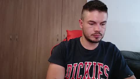 blueeyeboy0 online show from 01/08/25, 12:37