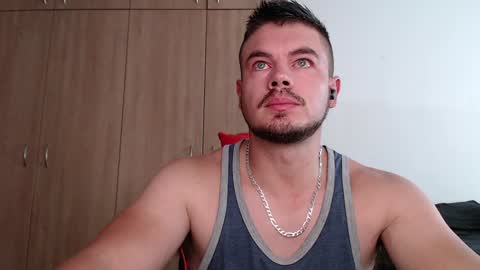 blueeyeboy0 online show from 01/12/25, 08:14