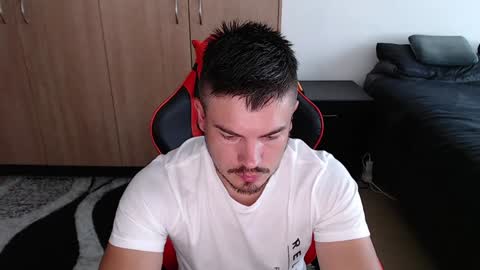 blueeyeboy0 online show from 01/13/25, 12:35