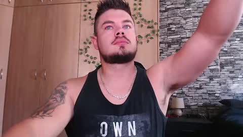 blueeyeboy0 online show from 10/09/25, 07:17