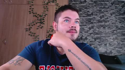 blueeyeboy0 online show from 04/01/26, 07:53