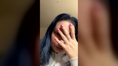 Snapshot of blueeyedbeauty92 chatting on 12/04/25, 04:22 blueeyedbeauty92 online show from 12/04/25, 04:22