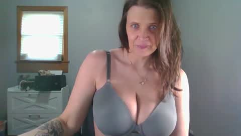 BlueEyedDDVixen online show from 04/20/26, 01:36