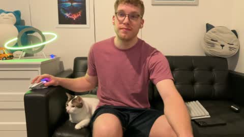 blueeyedtallguy online show from 12/19/24, 09:06