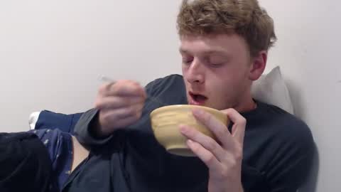 blue eyed twink online show from 02/03/26, 03:48