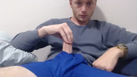 blue eyed twink online show from 02/07/26, 05:22
