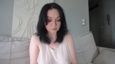 Snapshot of blueeyeess chatting on 06/23/26, 11:08 Alina online show from 06/23/26, 11:08