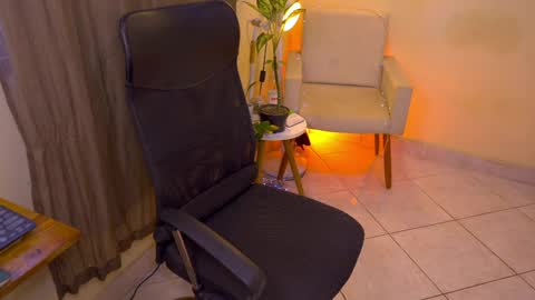 FLORAA online show from 04/06/26, 03:02