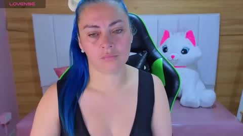 Mia  online show from 01/10/26, 01:02