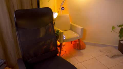 FLORAA online show from 10/09/25, 03:32