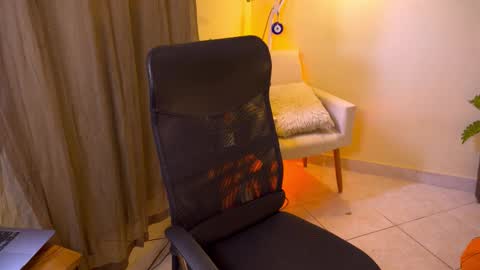 FLORAA online show from 12/02/25, 02:01