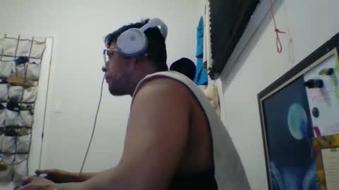 Snapshot of bluevegeta143 chatting on 02/26/26, 09:52 bluevegeta143 online show from 02/26/26, 09:52