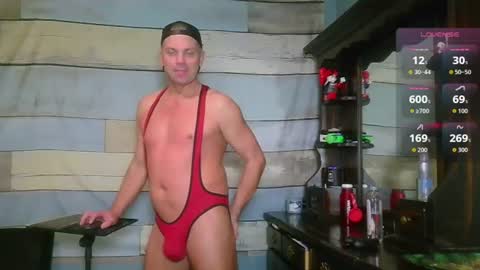 Snapshot of blueyes_hung1 chatting on 07/03/26, 04:52 Fun Boi online show from 07/03/26, 04:52