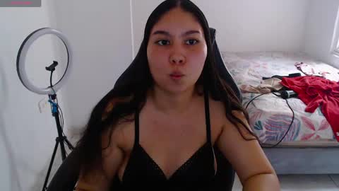Snapshot of blumbum chatting on 05/11/26, 09:23 Hey guysI am BrendaWelcome my room online show from 05/11/26, 09:23