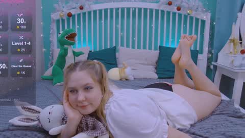 Snapshot of blush_ellie chatting on 12/25/24, 04:54 Ellie3 online show from 12/25/24, 04:54