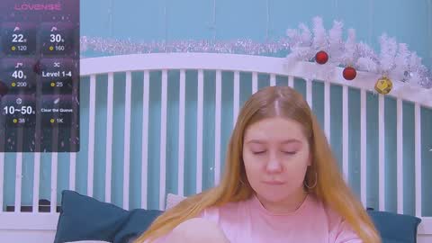 Snapshot of blush_ellie chatting on 01/06/25, 02:36 Ellie3 online show from 01/06/25, 02:36