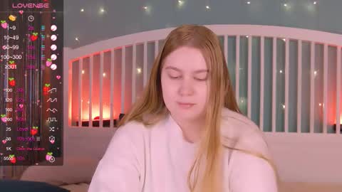 Snapshot of blush_ellie chatting on 12/15/25, 10:03 Ellie3 online show from 12/15/25, 10:03