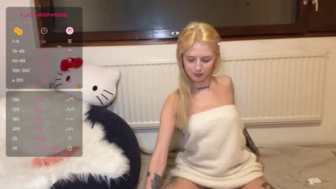 Snapshot of blushandburn chatting on 11/11/25, 04:07 Delle online show from 11/11/25, 04:07