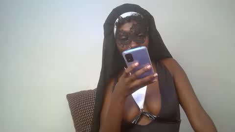 Belle online show from 10/30/25, 07:14