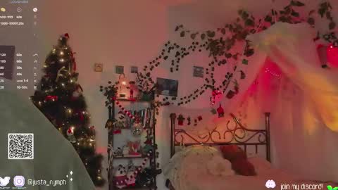 Snapshot of blushing_nymph chatting on 12/21/24, 01:58 Im Nym Justa nymph on twitter and IG online show from 12/21/24, 01:58