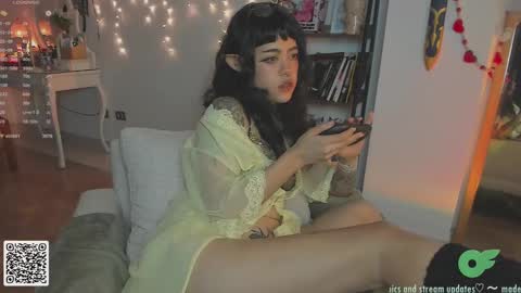 Snapshot of blushing_nymph chatting on 02/25/25, 04:57 Im Nym Justa nymph on twitter and IG online show from 02/25/25, 04:57