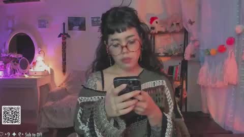 Snapshot of blushing_nymph chatting on 09/27/25, 02:27 Im Nym Justa nymph on twitter and IG online show from 09/27/25, 02:27