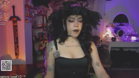 Snapshot of blushing_nymph chatting on 10/26/25, 01:33 Im Nym Justa nymph on twitter and IG online show from 10/26/25, 01:33