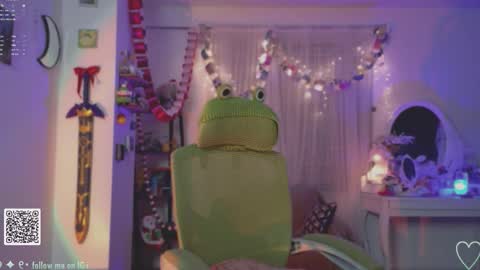 Snapshot of blushing_nymph chatting on 11/28/25, 02:14 Im Nym Justa nymph on twitter and IG online show from 11/28/25, 02:14