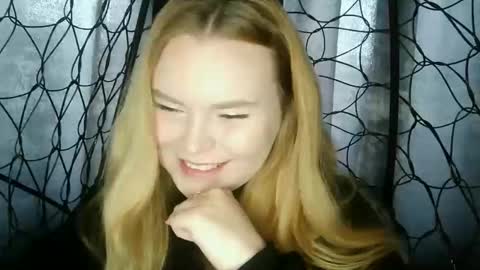 blushing_star online show from 09/14/25, 09:08