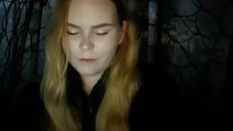 blushing_star online show from 11/19/25, 12:16