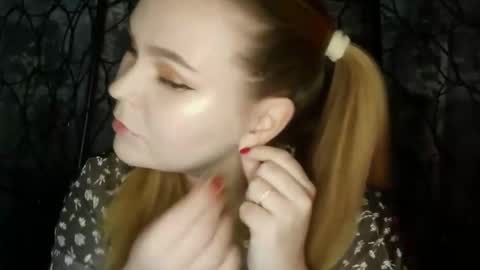 blushing_star online show from 12/03/25, 11:30