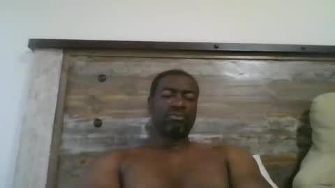 Snapshot of bluuthunder1914 chatting on 11/17/25, 04:13 bluuthunder1914 online show from 11/17/25, 04:13