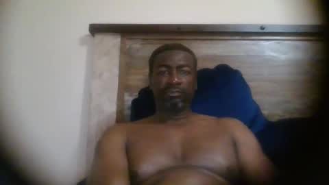 Snapshot of bluuthunder1914 chatting on 11/25/25, 12:21 bluuthunder1914 online show from 11/25/25, 12:21