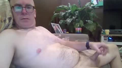 bobblehead31382 online show from 12/03/25, 12:07