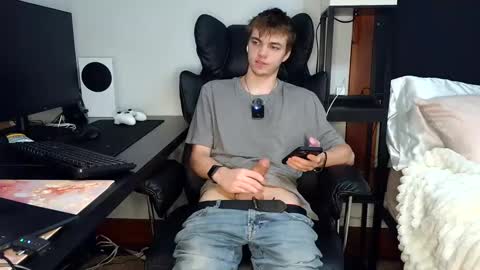 Snapshot of bobby72738 chatting on 09/18/25, 05:20 bobby72738 online show from 09/18/25, 05:20