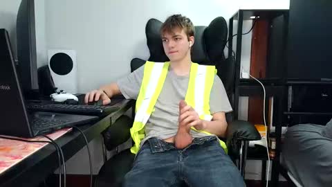 Snapshot of bobby72738 chatting on 10/16/25, 03:51 bobby72738 online show from 10/16/25, 03:51