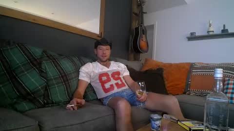 Snapshot of bobbyandsadie chatting on 10/31/25, 04:57 Bobby and Sadie online show from 10/31/25, 04:57