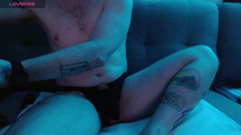 Snapshot of bobbyenglish69 chatting on 10/13/25, 07:19 Bobby English online show from 10/13/25, 07:19