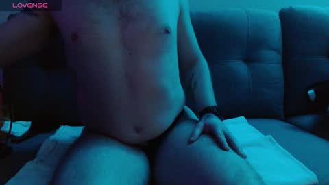 Snapshot of bobbyenglish69 chatting on 10/27/25, 06:39 Bobby English online show from 10/27/25, 06:39