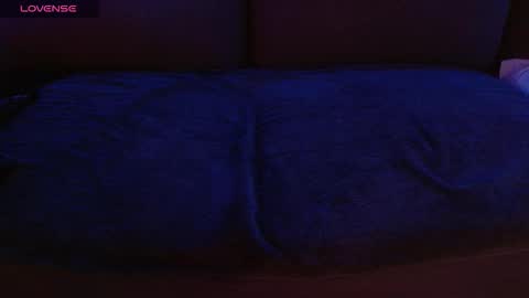 Snapshot of bobbyenglish69 chatting on 11/28/25, 09:23 Bobby English online show from 11/28/25, 09:23