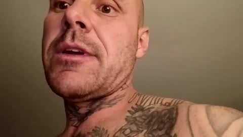 Snapshot of bodyart85_19 chatting on 10/17/25, 07:11 Bodyart85 19 online show from 10/17/25, 07:11