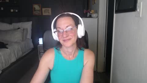 Snapshot of boeslaboes chatting on 02/05/26, 06:12 Ningifun couple online show from 02/05/26, 06:12