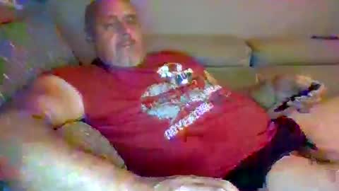 Snapshot of boidady chatting on 06/02/26, 02:02 emilio online show from 06/02/26, 02:02