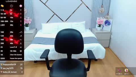 Snapshot of bom_bomx chatting on 01/15/25, 04:25 Paris online show from 01/15/25, 04:25