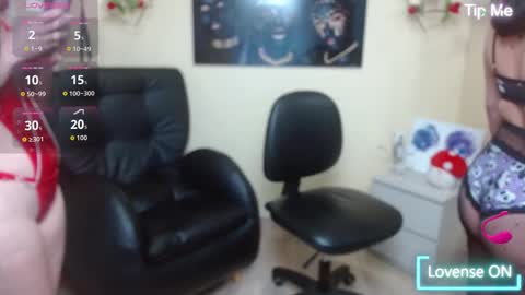 Snapshot of bom_bomx chatting on 11/02/25, 02:14 Paris online show from 11/02/25, 02:14